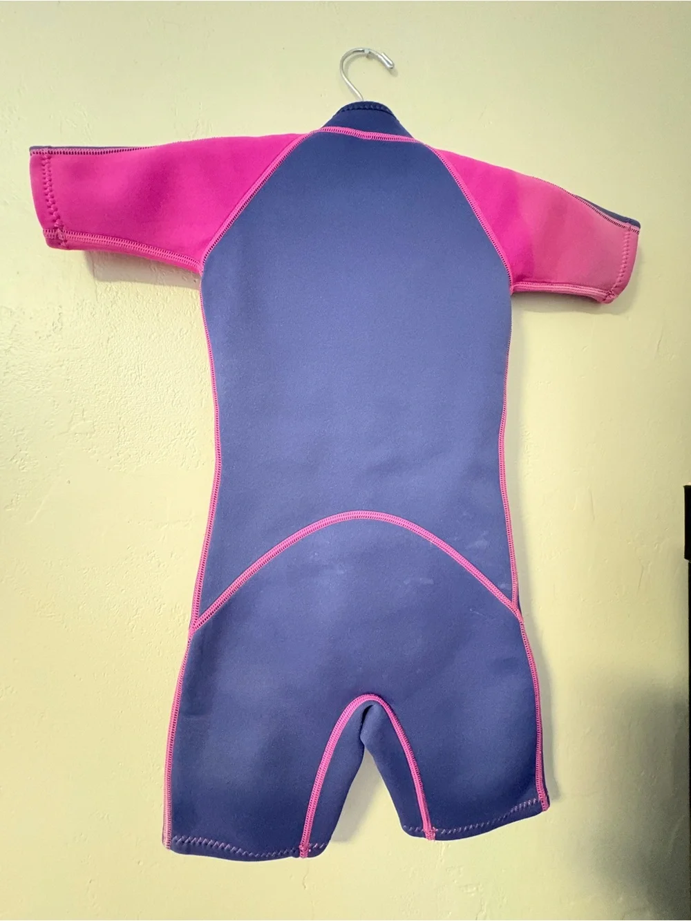 Season childs wetsuit. Size 4. Zip front. Neoprene.
